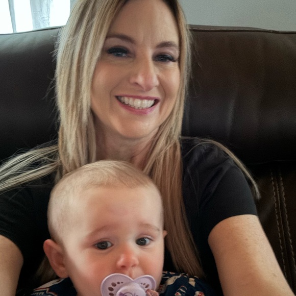 Meet your Posher, Julie - Picture 2 of 4